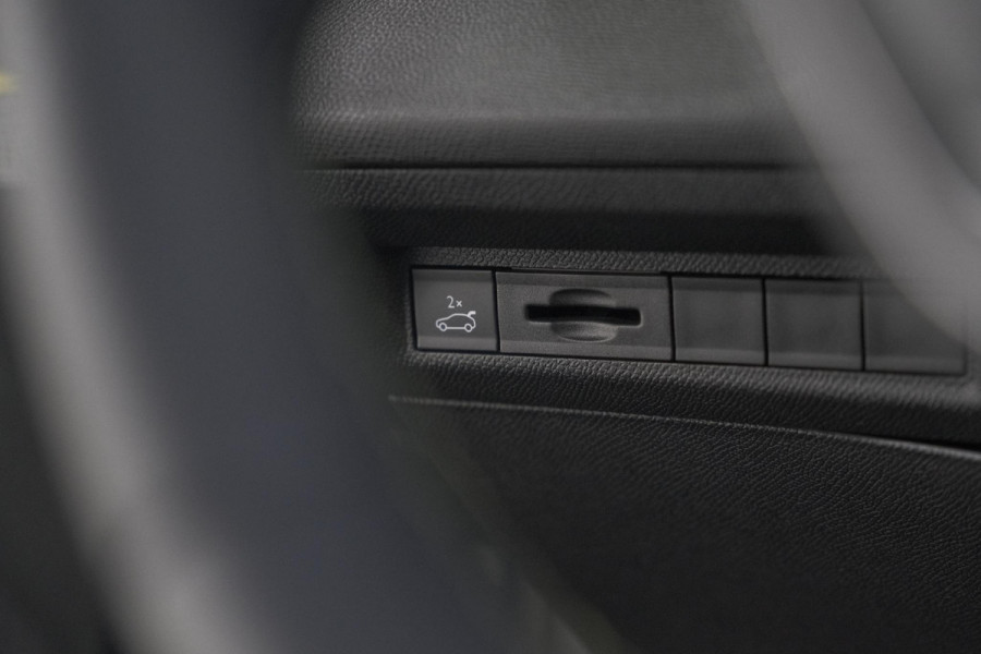 Peugeot 408 PureTech 130 EAT8 GT | 360 Camera | Adaptieve Cruise Control | Elektronische Kofferklep | Apple Carplay