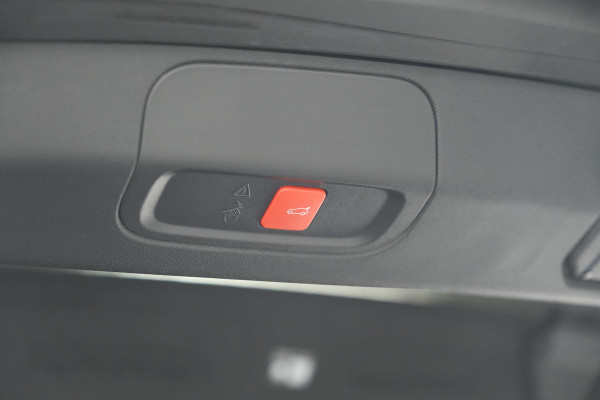 Peugeot 408 PureTech 130 EAT8 GT | 360 Camera | Adaptieve Cruise Control | Elektronische Kofferklep | Apple Carplay