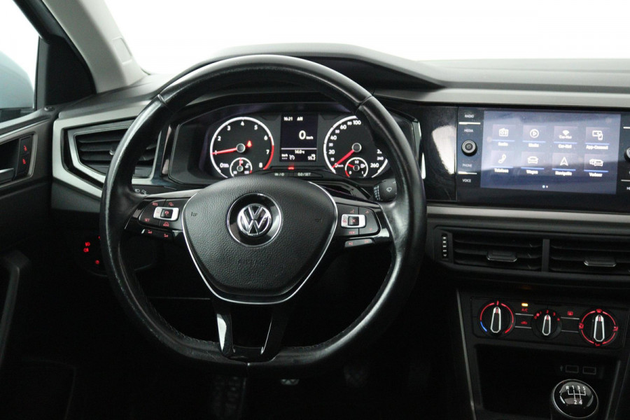 Volkswagen Polo 1.0 TSI R-line (PANORAMADAK, NAVIGATIE, STUURBEDIENING, 1e EIGENAAR, GOED ONDERHOUDEN)