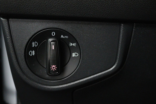 Volkswagen Polo 1.0 TSI R-line (PANORAMADAK, NAVIGATIE, STUURBEDIENING, 1e EIGENAAR, GOED ONDERHOUDEN)
