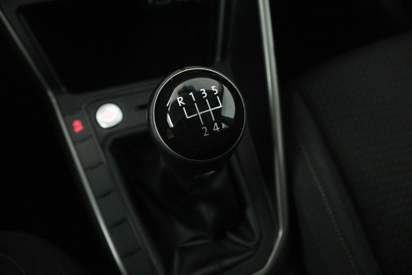 Volkswagen Polo 1.0 TSI R-line (PANORAMADAK, NAVIGATIE, STUURBEDIENING, 1e EIGENAAR, GOED ONDERHOUDEN)