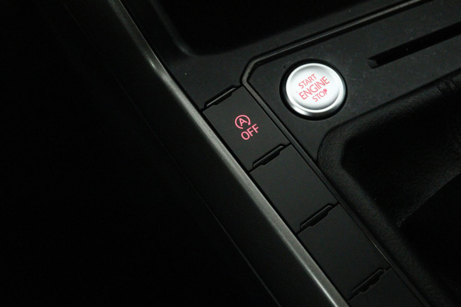 Volkswagen Polo 1.0 TSI R-line (PANORAMADAK, NAVIGATIE, STUURBEDIENING, 1e EIGENAAR, GOED ONDERHOUDEN)