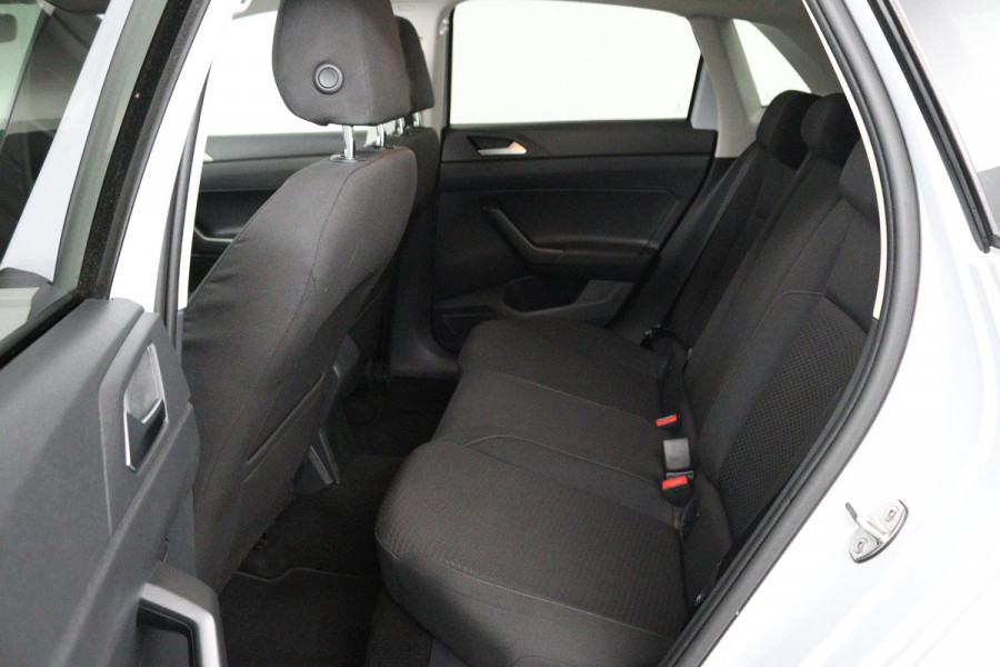 Volkswagen Polo 1.0 TSI R-line (PANORAMADAK, NAVIGATIE, STUURBEDIENING, 1e EIGENAAR, GOED ONDERHOUDEN)