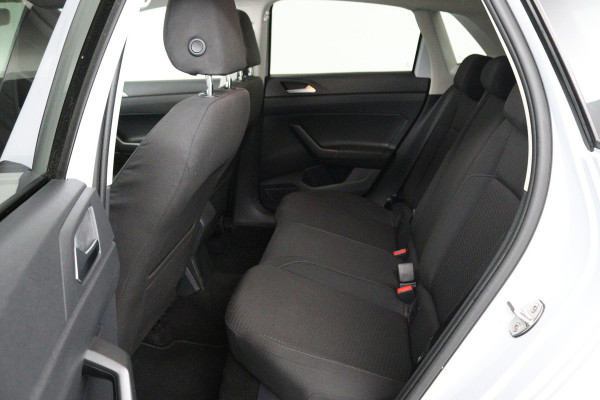 Volkswagen Polo 1.0 TSI R-line (PANORAMADAK, NAVIGATIE, STUURBEDIENING, 1e EIGENAAR, GOED ONDERHOUDEN)