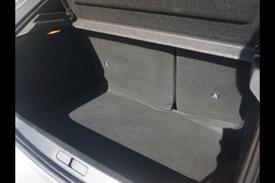 Peugeot e-208 EV GT 350 50 kWh Leder Alcantara