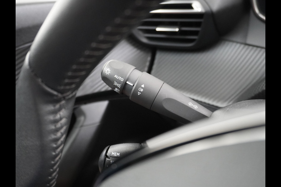 Peugeot e-2008 EV Active Pack 50kWh Navi Ecc Apple Carplay Android Auto Cruise Control Keyless DAB+ Bluetooth Led Connected services Verkeersbord detectie 1e Eigenaar Origineel Nederlandse Auto