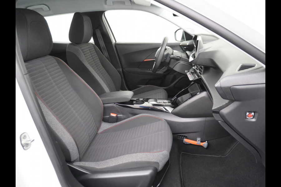 Peugeot e-2008 EV Active Pack 50kWh Navi Ecc Apple Carplay Android Auto Cruise Control Keyless DAB+ Bluetooth Led Connected services Verkeersbord detectie 1e Eigenaar Origineel Nederlandse Auto