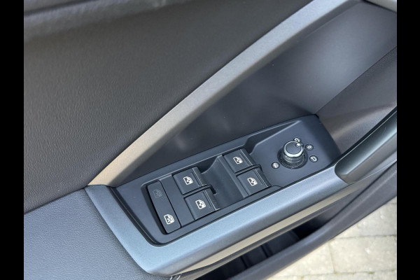 Audi Q3 40 TFSI quattro S Line Automaat | Leren bekleding | Stoelverwarming | Climate control | Cruise control | Lane assist & dode hoek