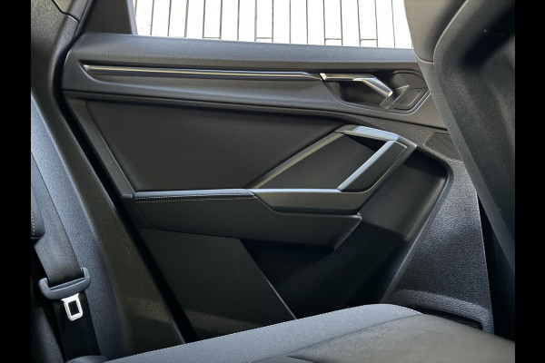 Audi Q3 40 TFSI quattro S Line Automaat | Leren bekleding | Stoelverwarming | Climate control | Cruise control | Lane assist & dode hoek