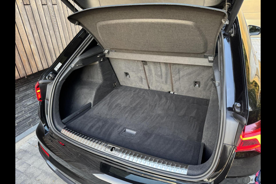 Audi Q3 40 TFSI quattro S Line Automaat | Leren bekleding | Stoelverwarming | Climate control | Cruise control | Lane assist & dode hoek