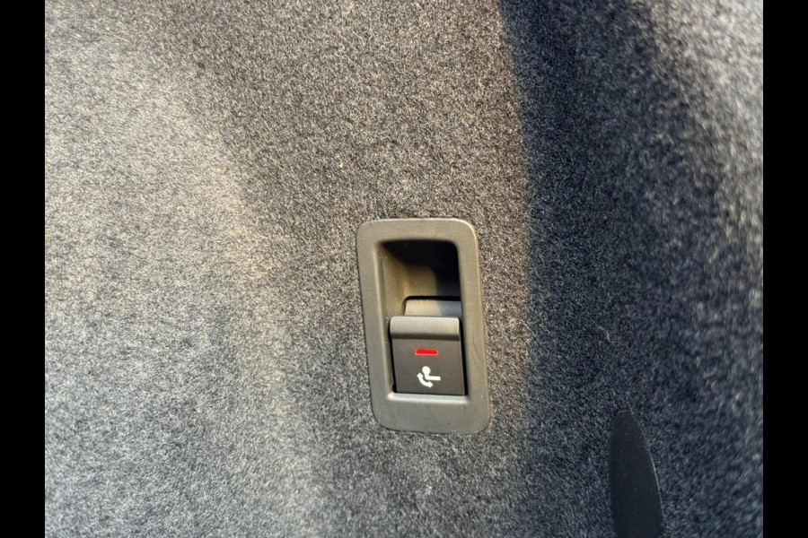 Audi Q3 40 TFSI quattro S Line Automaat | Leren bekleding | Stoelverwarming | Climate control | Cruise control | Lane assist & dode hoek