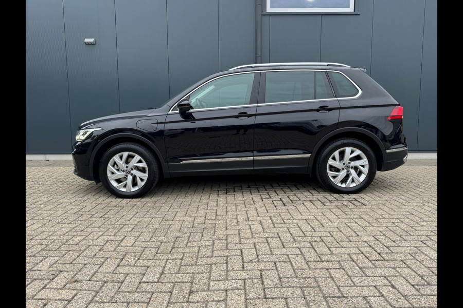 Volkswagen Tiguan 1.4 TSI eHybrid Elegance * Trekhaak * Stoelverwarming * Camera * Keyless *