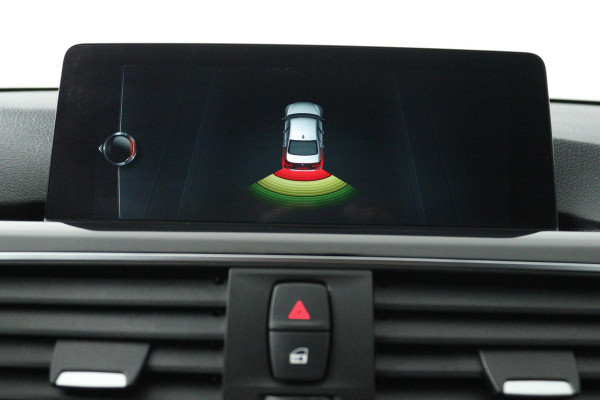 BMW 3-serie 320i High Executive (GROOT-NAVIGATIE, ELEKT. WEGKLAPBARE TREKHAAK, STOELVERWARMING, DEALER ONDERHOUDEN)