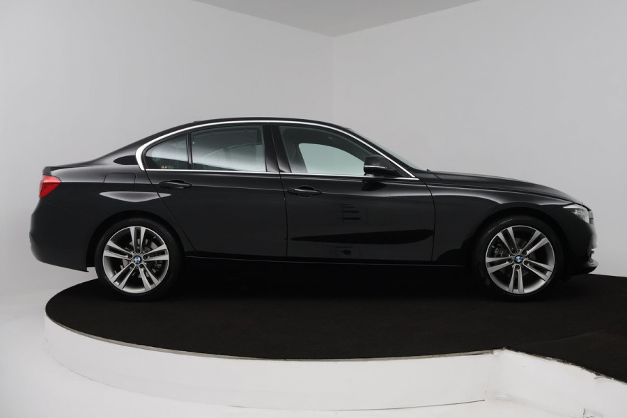 BMW 3-serie 320i High Executive (GROOT-NAVIGATIE, ELEKT. WEGKLAPBARE TREKHAAK, STOELVERWARMING, DEALER ONDERHOUDEN)