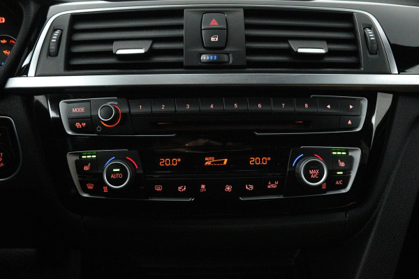 BMW 3-serie 320i High Executive (GROOT-NAVIGATIE, ELEKT. WEGKLAPBARE TREKHAAK, STOELVERWARMING, DEALER ONDERHOUDEN)