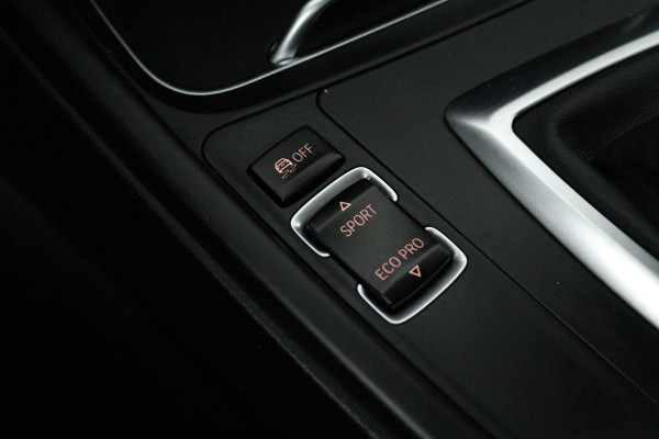 BMW 3-serie 320i High Executive (GROOT-NAVIGATIE, ELEKT. WEGKLAPBARE TREKHAAK, STOELVERWARMING, DEALER ONDERHOUDEN)