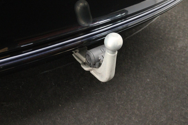 BMW 3-serie 320i High Executive (GROOT-NAVIGATIE, ELEKT. WEGKLAPBARE TREKHAAK, STOELVERWARMING, DEALER ONDERHOUDEN)