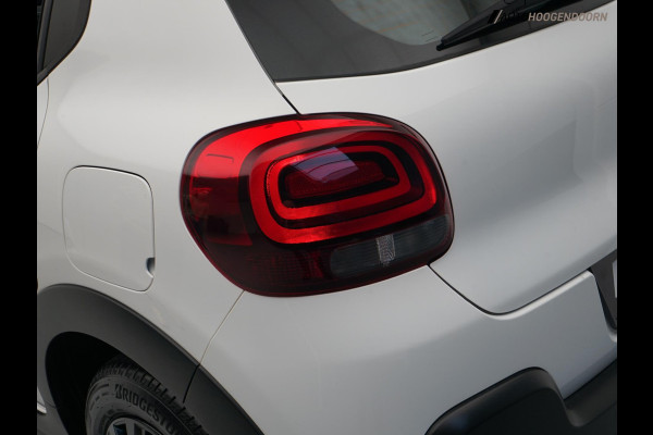 Citroën C3 1.2 PureTech Sport White (APPLE CARPLAY,LED,NAVIGATIE,PARKEERSENSOREN,CLIMATE,CRUISE,NIEUWE APK,TOPCONDITIE)