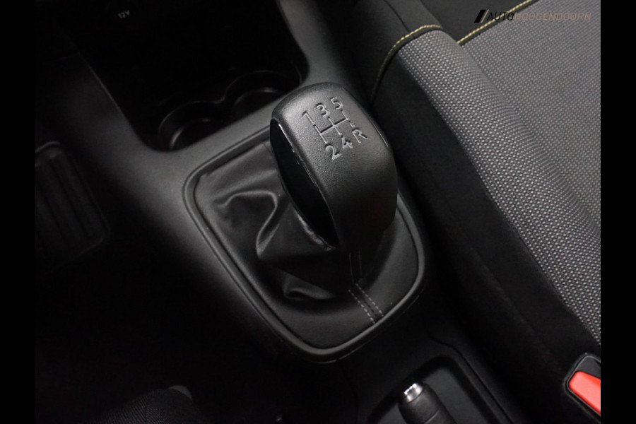 Citroën C3 1.2 PureTech Sport White (APPLE CARPLAY,LED,NAVIGATIE,PARKEERSENSOREN,CLIMATE,CRUISE,NIEUWE APK,TOPCONDITIE)