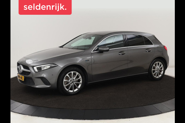 Mercedes-Benz A-Klasse 250e Business Solution Luxury | Leder | Trekhaak | Stoelverwarming | Camera | Sfeerverlichting | Navigatie | Park Assist | Full LED | Widescreen