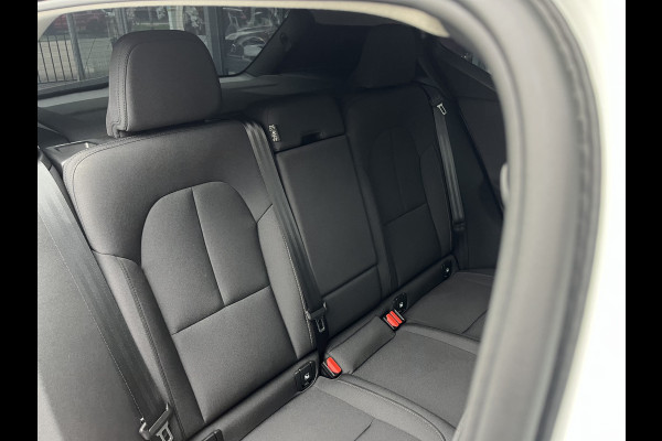 Volvo XC40 1.5 T5 Recharge R-Design Expression | Harman Kardon | Cruise control | Achterbank verwarmd |