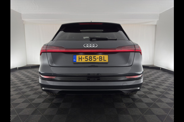 Audi e-tron 55 quattro advanced 95 kWh [3-Fase] {SOH-92%} *PANO | LUXURY-LEATHER | FULL-LED | BANG&OLUFSEN | ADAPTIVE-CRUISE | MEMORY-PACK | BLIND-SPOT | TOP-VIEW | SPORT/HEATED-SEATS | KEYLESS | DAB+ | ECC | PDC | 22''ALU*