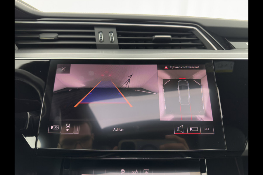 Audi e-tron 55 quattro advanced 95 kWh [3-Fase] {SOH-92%} *PANO | LUXURY-LEATHER | FULL-LED | BANG&OLUFSEN | ADAPTIVE-CRUISE | MEMORY-PACK | BLIND-SPOT | TOP-VIEW | SPORT/HEATED-SEATS | KEYLESS | DAB+ | ECC | PDC | 22''ALU*