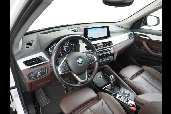 BMW X1 sDrive20i Automaat Leder Panoramadak Trekhaak Navi-Pro Ecc Cruise Control High Executive Sport Line Keyless Pdc Stoelverwarming Led Elek.Achterklep Privacy Glas Mooie complete auto!