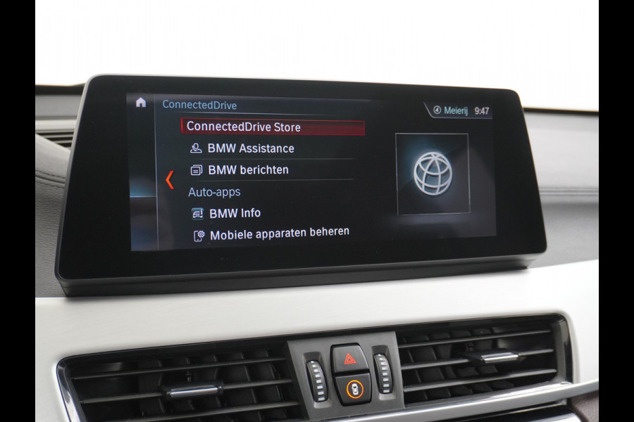 BMW X1 sDrive20i Automaat Leder Panoramadak Trekhaak Navi-Pro Ecc Cruise Control High Executive Sport Line Keyless Pdc Stoelverwarming Led Elek.Achterklep Privacy Glas Mooie complete auto!