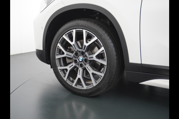 BMW X1 sDrive20i Automaat Leder Panoramadak Trekhaak Navi-Pro Ecc Cruise Control High Executive Sport Line Keyless Pdc Stoelverwarming Led Elek.Achterklep Privacy Glas Mooie complete auto!