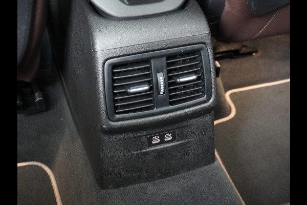 BMW X1 sDrive20i Automaat Leder Panoramadak Trekhaak Navi-Pro Ecc Cruise Control High Executive Sport Line Keyless Pdc Stoelverwarming Led Elek.Achterklep Privacy Glas Mooie complete auto!