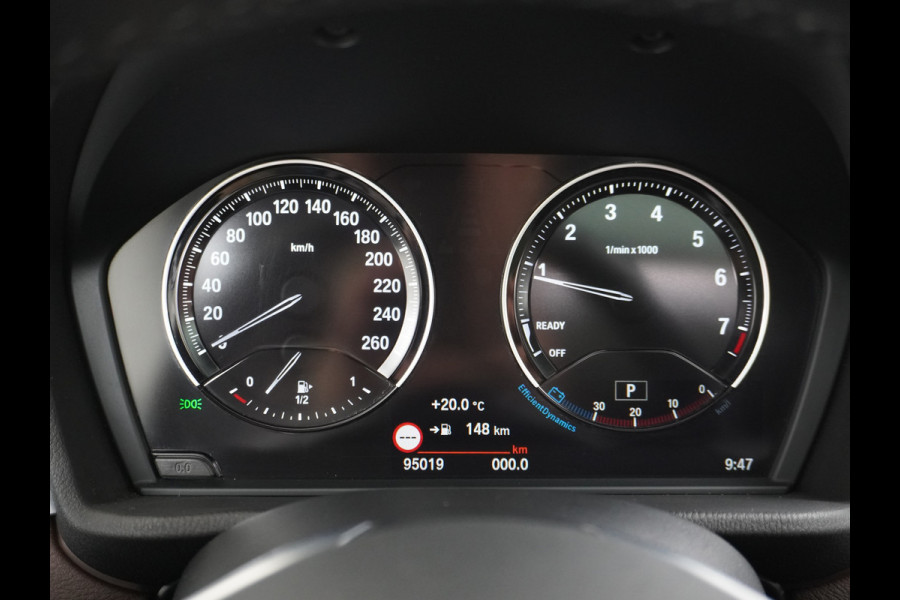 BMW X1 sDrive20i Automaat Leder Panoramadak Trekhaak Navi-Pro Ecc Cruise Control High Executive Sport Line Keyless Pdc Stoelverwarming Led Elek.Achterklep Privacy Glas Mooie complete auto!