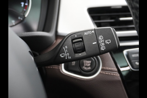 BMW X1 sDrive20i Automaat Leder Panoramadak Trekhaak Navi-Pro Ecc Cruise Control High Executive Sport Line Keyless Pdc Stoelverwarming Led Elek.Achterklep Privacy Glas Mooie complete auto!
