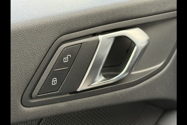 BMW 1-serie 116i Business Edition | Apple Carplay | DAB+ | PDC V+A