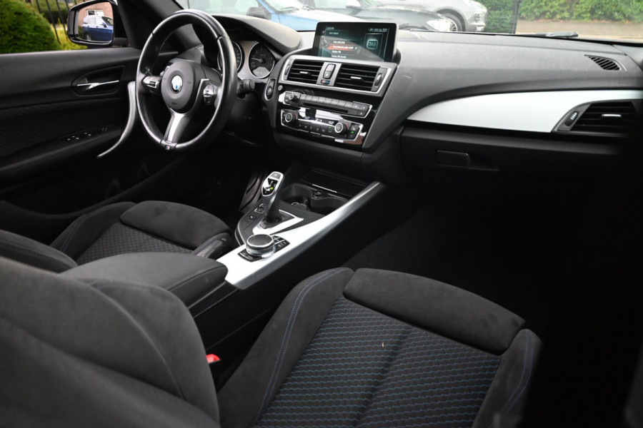 BMW 1-serie 120i Centennial High Executive 184 PK Aut. M-Sport Schuifdak Camera 18''