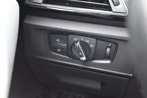 BMW 1-serie 120i Centennial High Executive 184 PK Aut. M-Sport Schuifdak Camera 18''