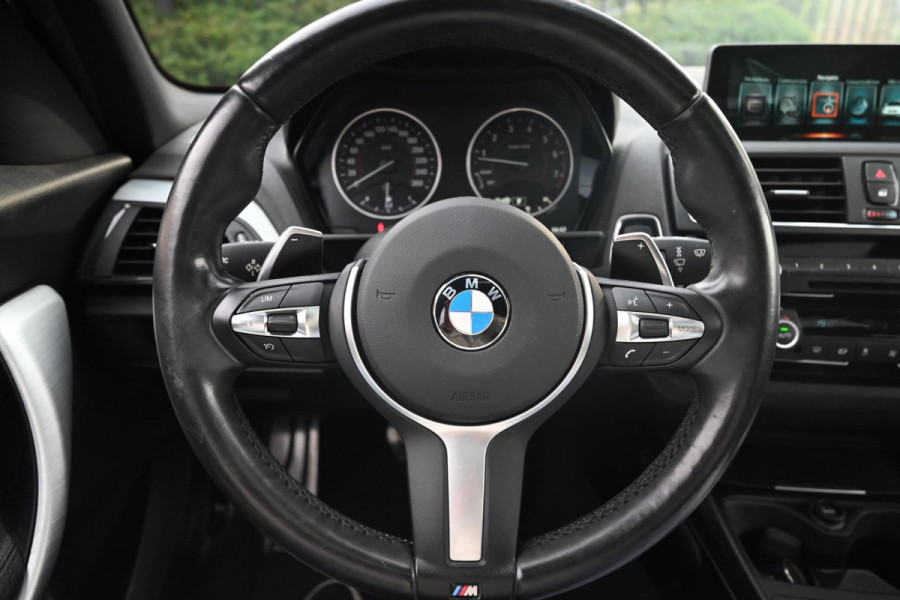 BMW 1-serie 120i Centennial High Executive 184 PK Aut. M-Sport Schuifdak Camera 18''