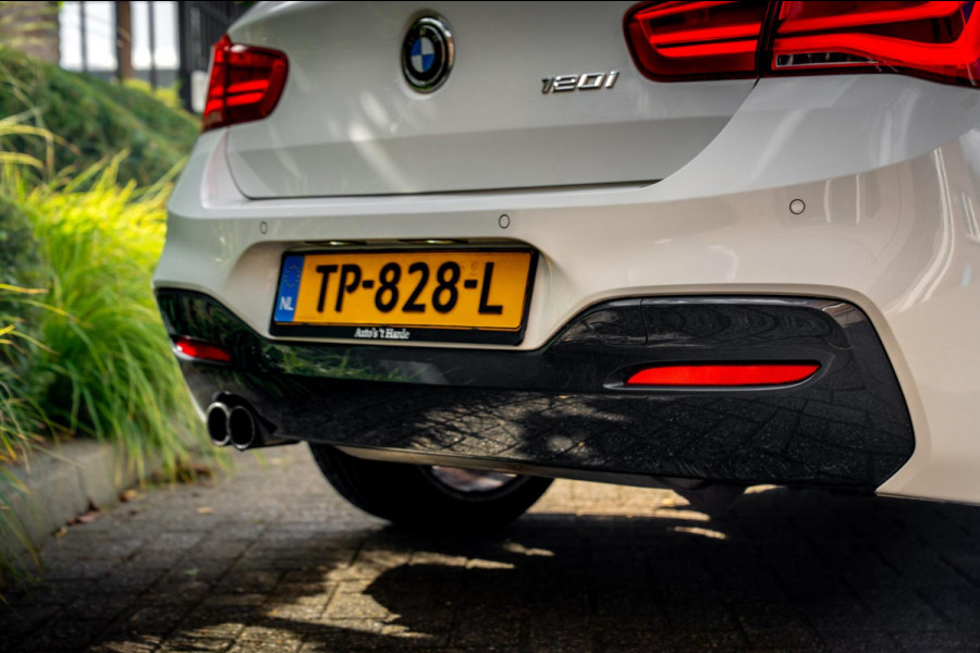 BMW 1-serie 120i Centennial High Executive 184 PK Aut. M-Sport Schuifdak Camera 18''