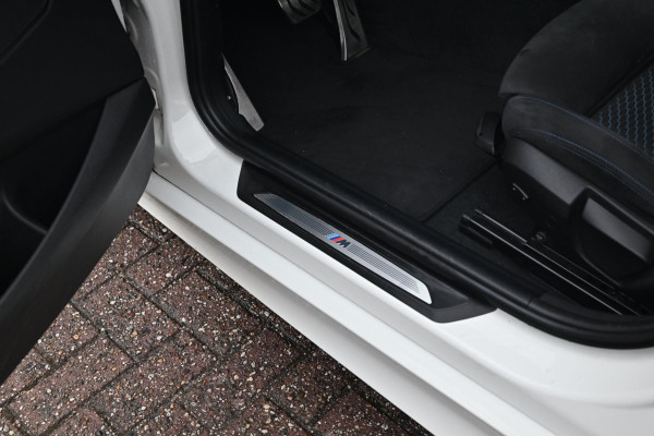 BMW 1-serie 120i Centennial High Executive 184 PK Aut. M-Sport Schuifdak Camera 18''