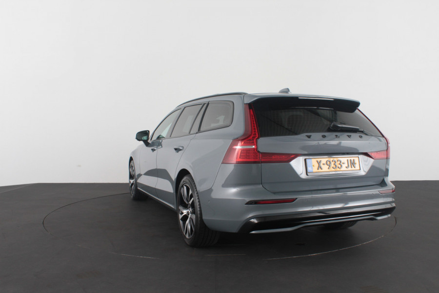 Volvo V60 2.0 B3 Plus Dark > Standkachel/Pano.schuif/Trekhaak/360 camera/Harman Kardon
