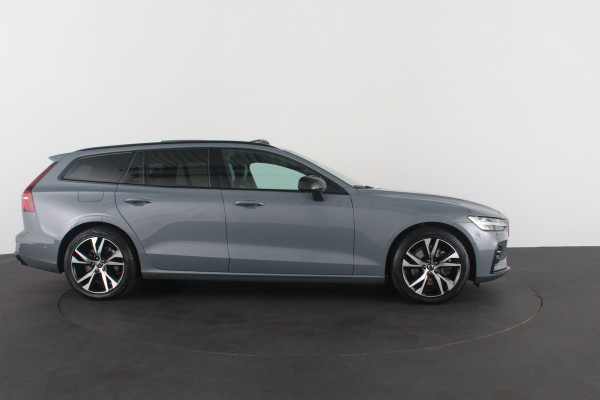 Volvo V60 2.0 B3 Plus Dark > Standkachel/Pano.schuif/Trekhaak/360 camera/Harman Kardon