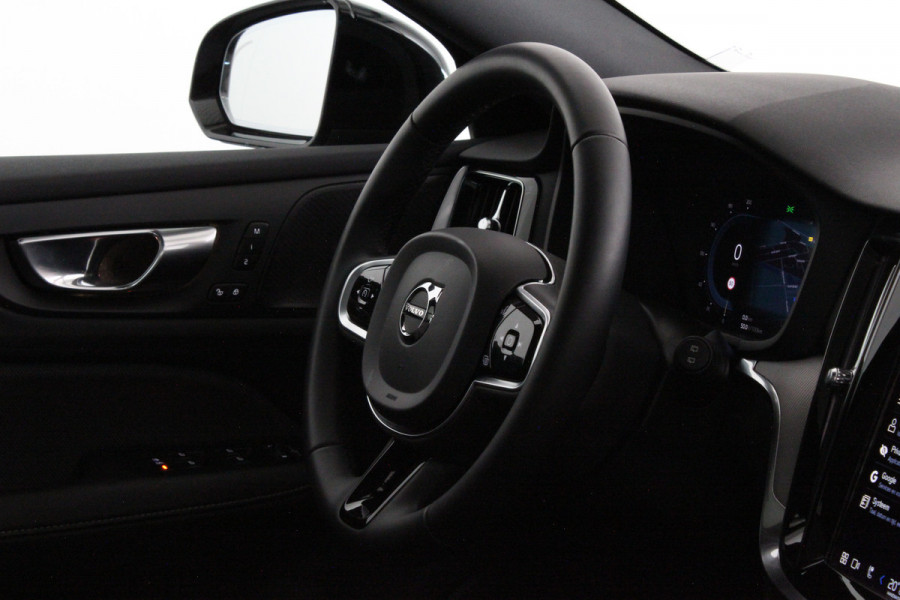 Volvo V60 2.0 B3 Plus Dark > Standkachel/Pano.schuif/Trekhaak/360 camera/Harman Kardon