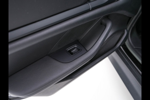 Porsche Taycan 79 kWh [3-Fase] {SOH-100%} (INCL-BTW) *LUXURY-LEATHER | FULL-LED | DIGI-COCKPIT | NAVI-FULLMAP | SPORTSEATS | ECC | CARPLAY | PDC | CRUISE | DAB | 19''ALU*