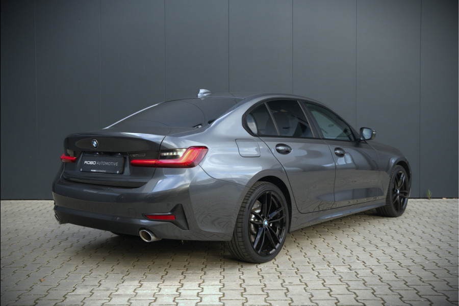 BMW 3-serie 330e eDrive Edition Sportline | Stoelverwarming | Cruise Control | Leer | Camera | Keyless | Apple Carplay | Ambiance Verlichting | HIFI | Parkeersensoren | Navigatie | NAP | Sport