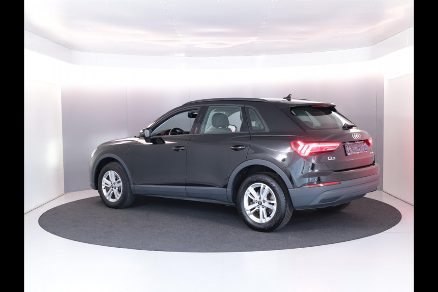 Audi Q3 45 TFSI e Advanced edition 245pk | Navigatie via App | Android auto | Parkeercamera | Verwarmbare voorstoelen