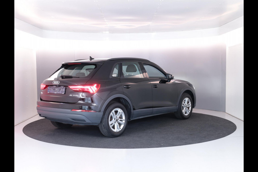 Audi Q3 45 TFSI e Advanced edition 245pk | Navigatie via App | Android auto | Parkeercamera | Verwarmbare voorstoelen