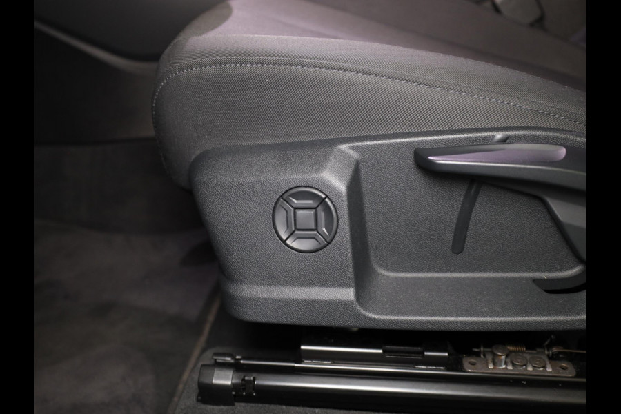 Audi Q3 45 TFSI e Advanced edition 245pk | Navigatie via App | Android auto | Parkeercamera | Verwarmbare voorstoelen