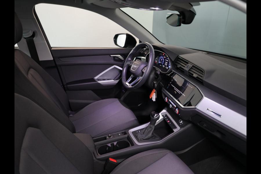 Audi Q3 45 TFSI e Advanced edition 245pk | Navigatie via App | Android auto | Parkeercamera | Verwarmbare voorstoelen