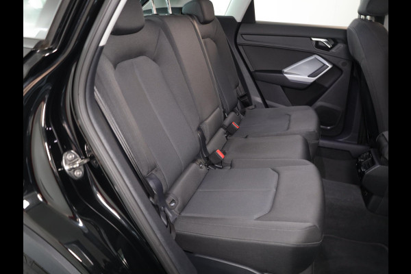 Audi Q3 45 TFSI e Advanced edition 245pk | Navigatie via App | Android auto | Parkeercamera | Verwarmbare voorstoelen