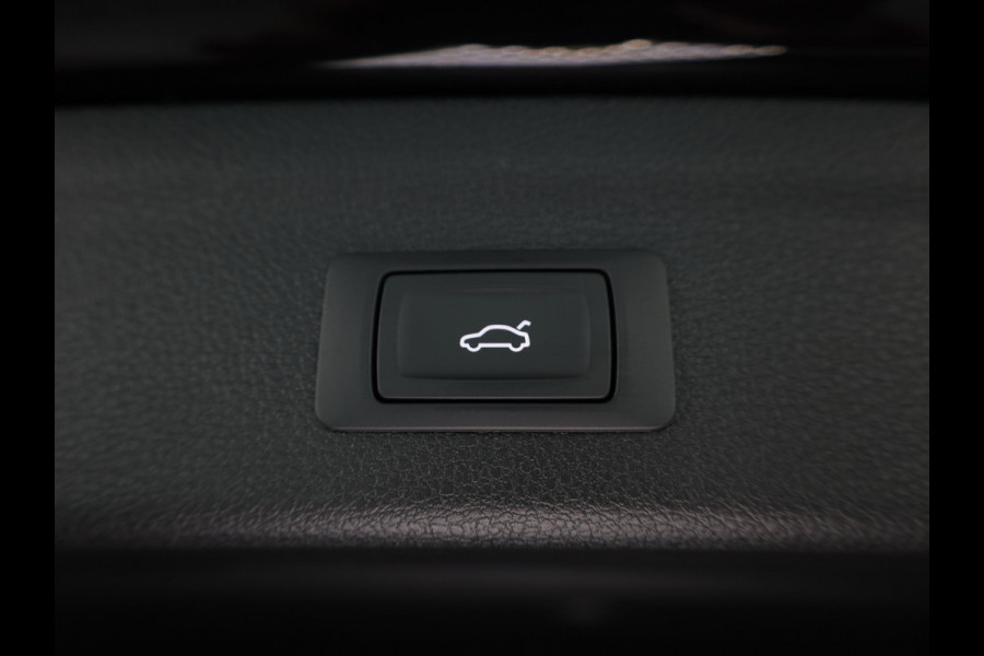 Audi Q3 45 TFSI e Advanced edition 245pk | Navigatie via App | Android auto | Parkeercamera | Verwarmbare voorstoelen
